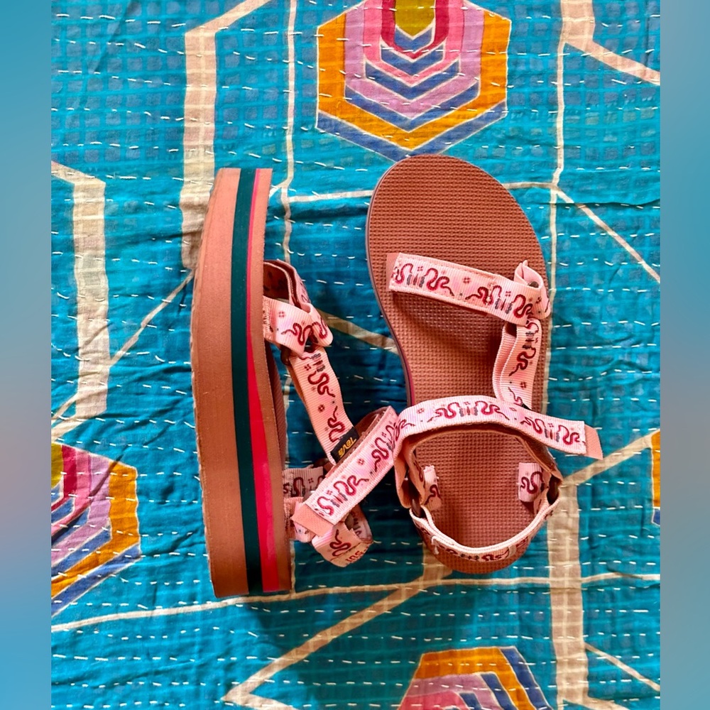 Teva + Anna Sui sandals Size 6